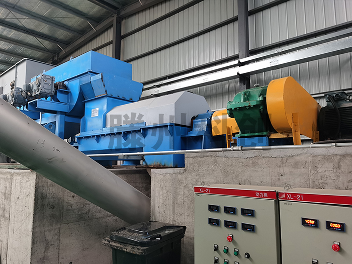 Tearing and dehydration of wood chips